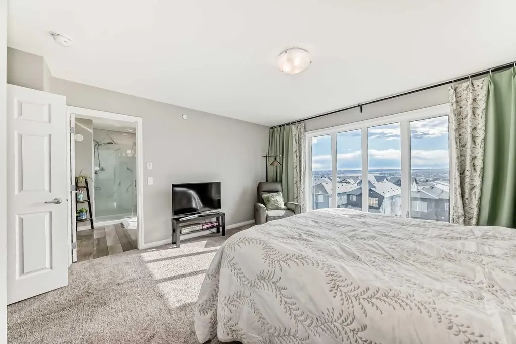 73 Lucas Heights NW Calgary AB T3P1S8