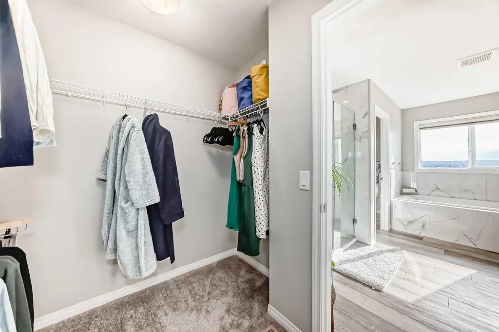 73 Lucas Heights NW Calgary AB T3P1S8