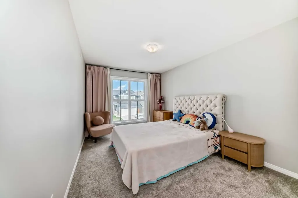 73 Lucas Heights NW Calgary AB T3P1S8