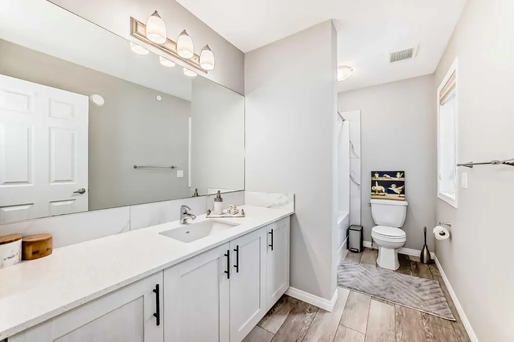 73 Lucas Heights NW Calgary AB T3P1S8
