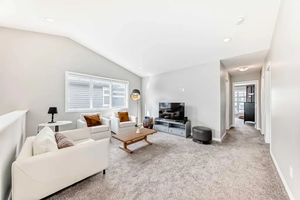 73 Lucas Heights NW Calgary AB T3P1S8