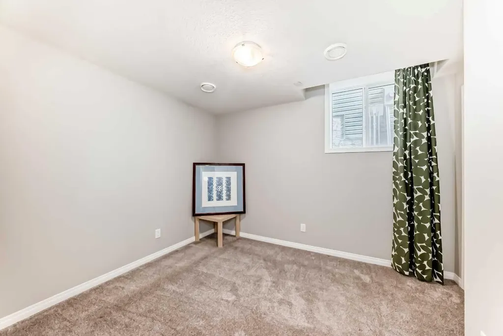 73 Lucas Heights NW Calgary AB T3P1S8