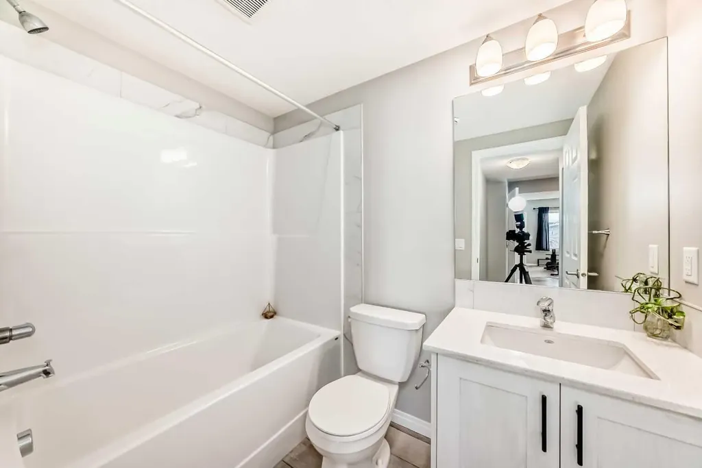 73 Lucas Heights NW Calgary AB T3P1S8