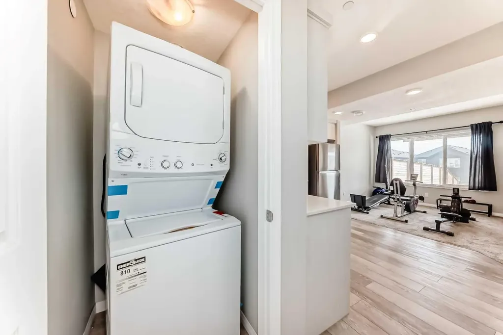 73 Lucas Heights NW Calgary AB T3P1S8