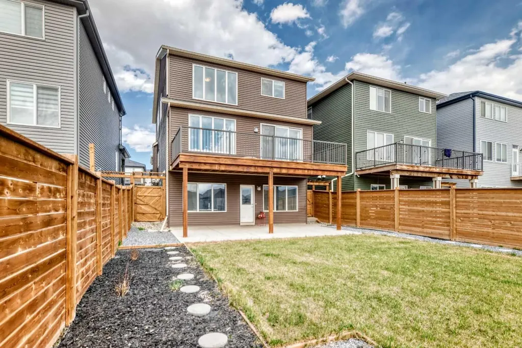 73 Lucas Heights NW Calgary AB T3P1S8