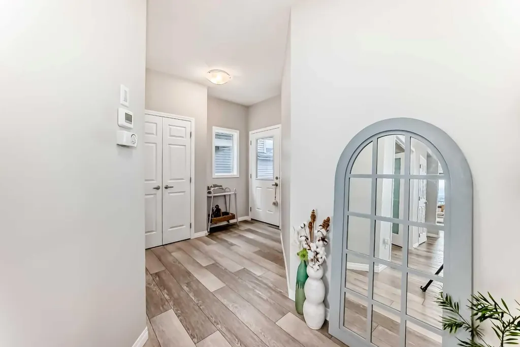 73 Lucas Heights NW Calgary AB T3P1S8