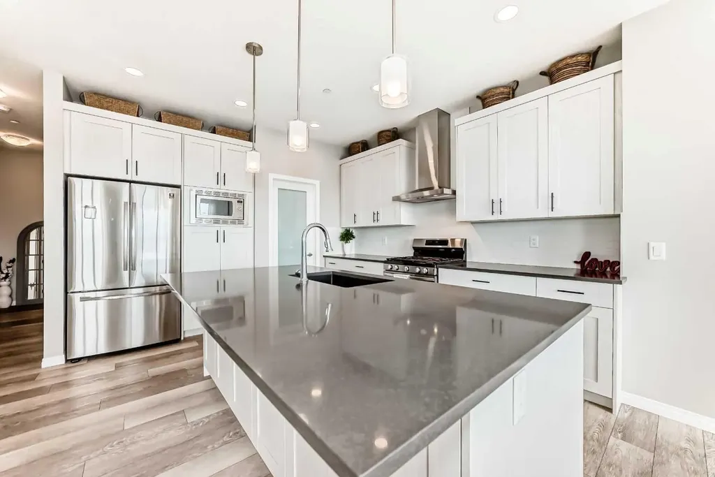 73 Lucas Heights NW Calgary AB T3P1S8