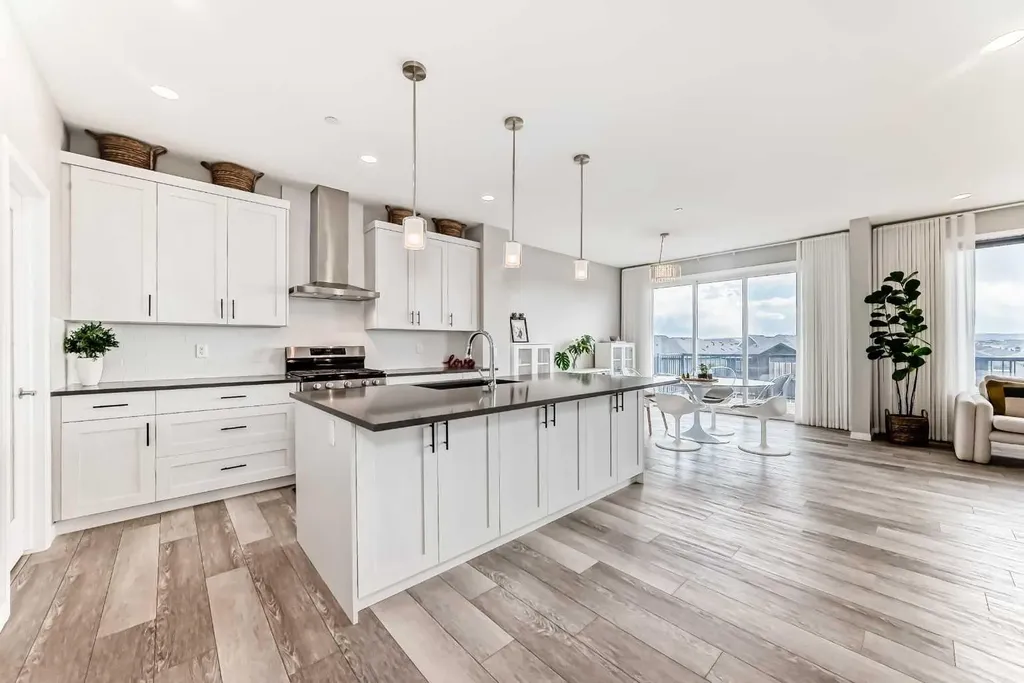 73 Lucas Heights NW Calgary AB T3P1S8