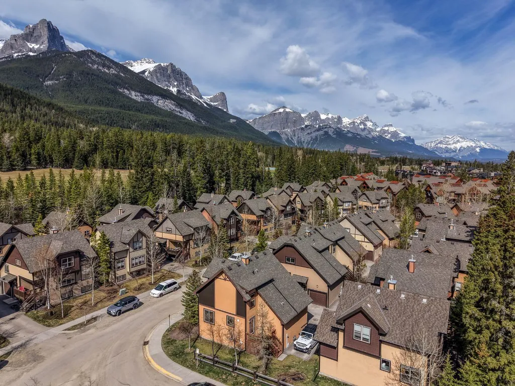 108 Armstrong Place Canmore AB T1W 3L3