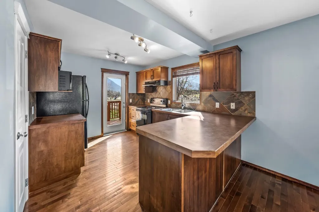 108 Armstrong Place Canmore AB T1W 3L3