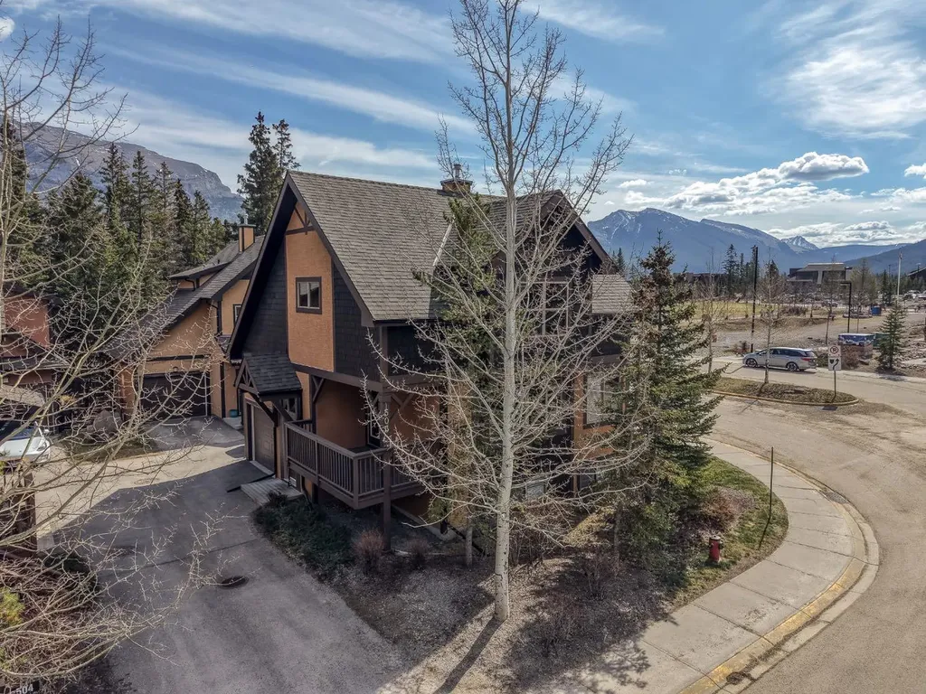 108 Armstrong Place Canmore AB T1W 3L3
