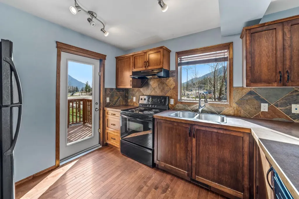 108 Armstrong Place Canmore AB T1W 3L3