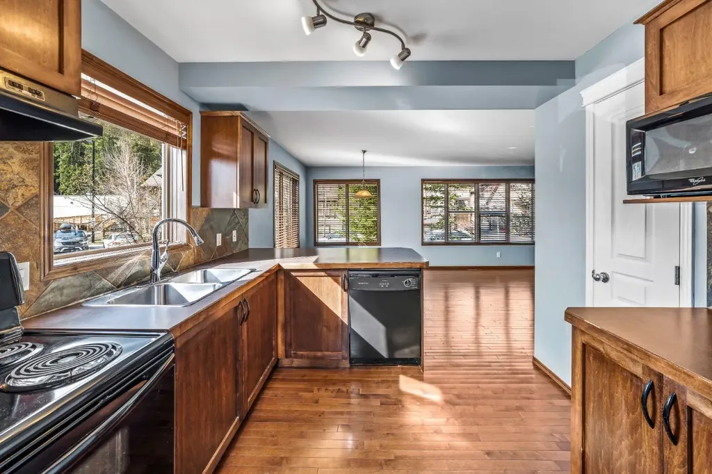 108 Armstrong Place Canmore AB T1W 3L3