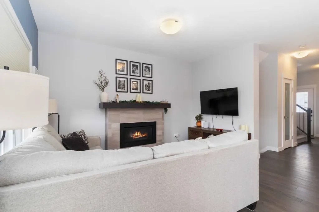 161 Aldergrove Avenue Fort Mcmurray AB T9J 1E4