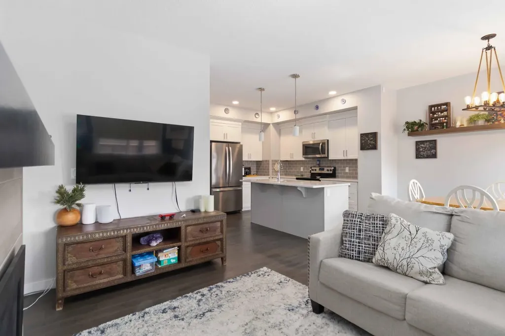 161 Aldergrove Avenue Fort Mcmurray AB T9J 1E4