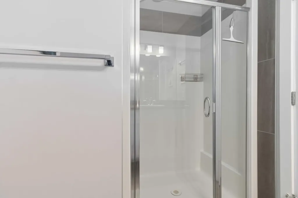 161 Aldergrove Avenue Fort Mcmurray AB T9J 1E4