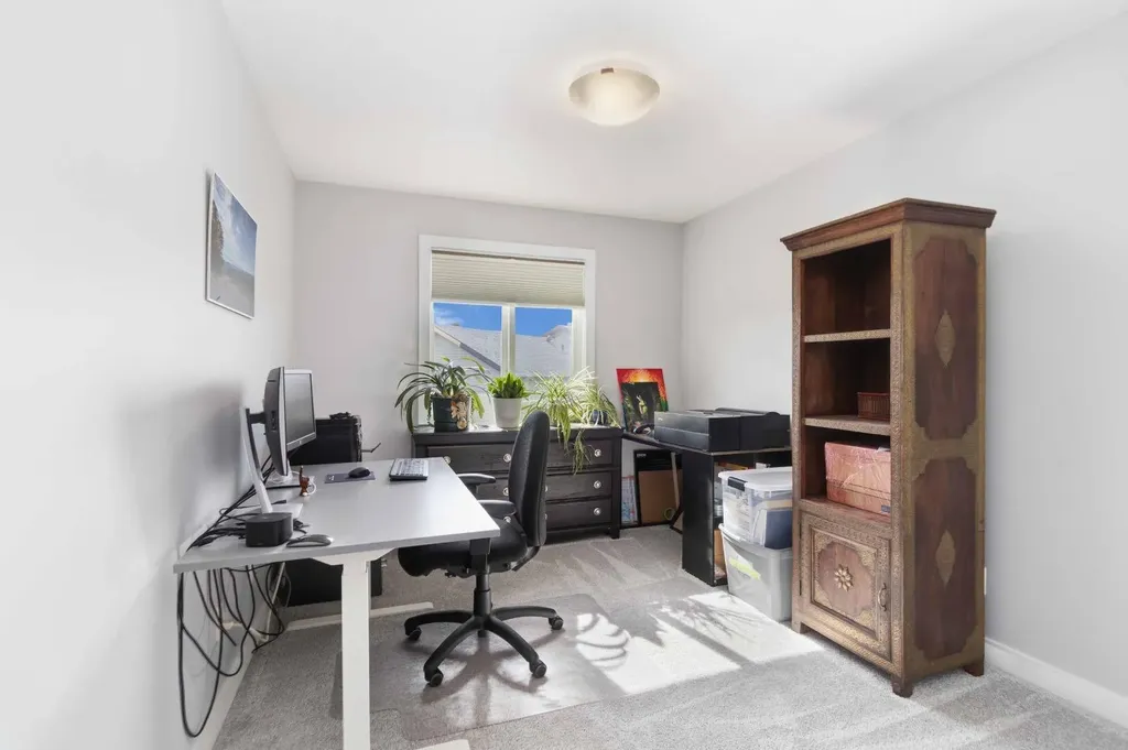 161 Aldergrove Avenue Fort Mcmurray AB T9J 1E4