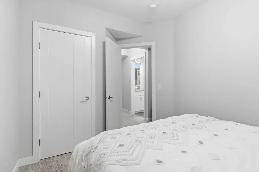 161 Aldergrove Avenue Fort Mcmurray AB T9J 1E4