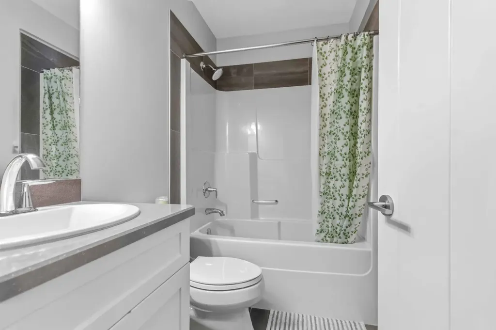 161 Aldergrove Avenue Fort Mcmurray AB T9J 1E4