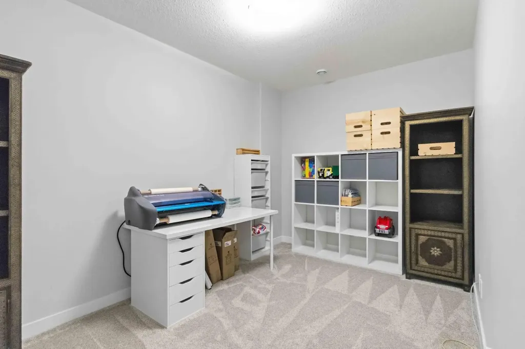 161 Aldergrove Avenue Fort Mcmurray AB T9J 1E4