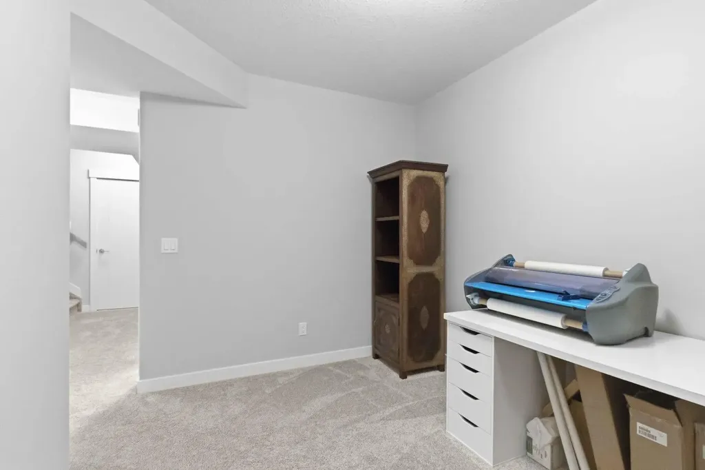 161 Aldergrove Avenue Fort Mcmurray AB T9J 1E4