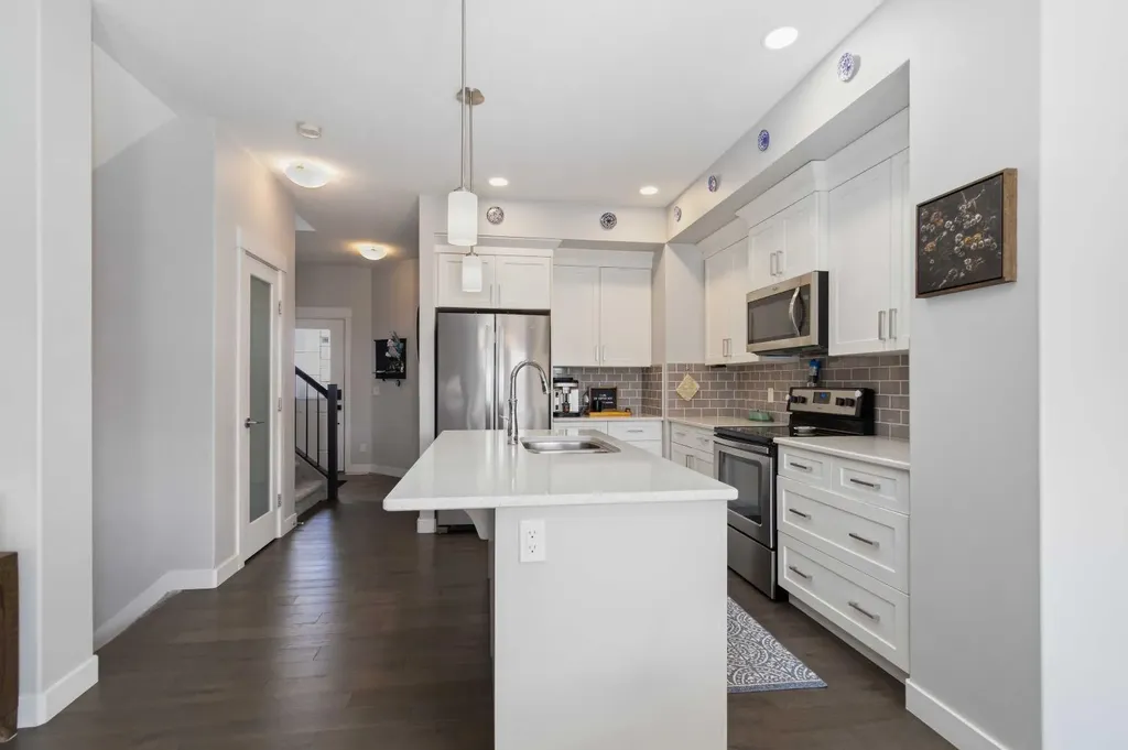 161 Aldergrove Avenue Fort Mcmurray AB T9J 1E4