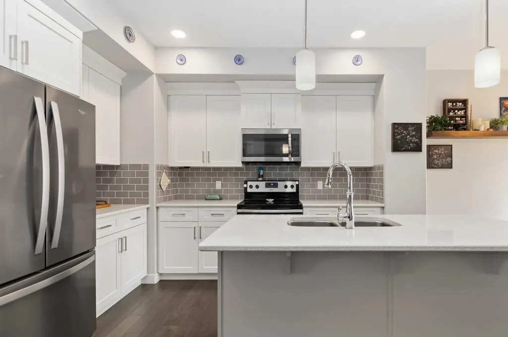 161 Aldergrove Avenue Fort Mcmurray AB T9J 1E4
