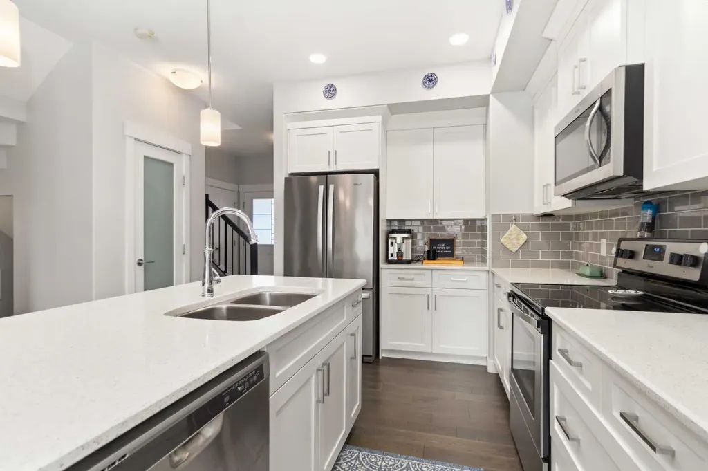 161 Aldergrove Avenue Fort Mcmurray AB T9J 1E4