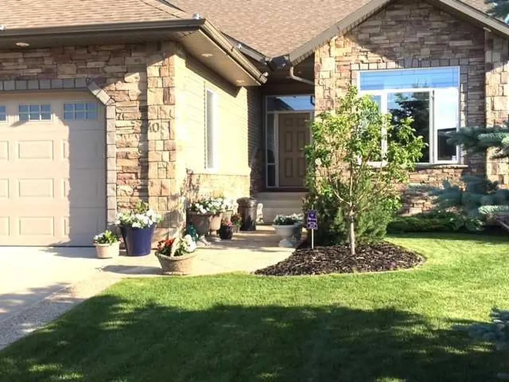 40 Oakwood Close Red Deer AB T4P 0C5