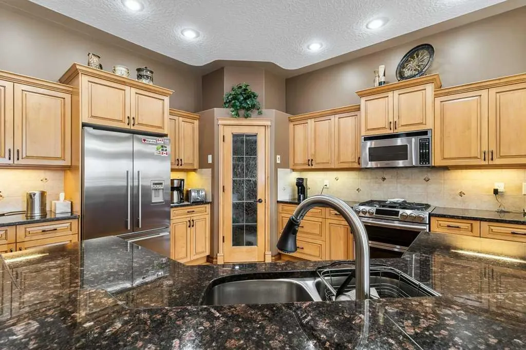 40 Oakwood Close Red Deer AB T4P 0C5