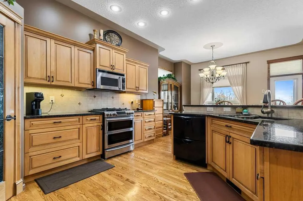 40 Oakwood Close Red Deer AB T4P 0C5