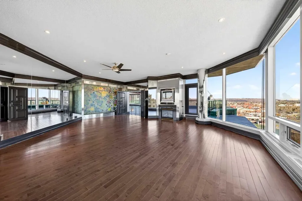 837 2 Avenue SW Calgary AB T2P 0E6