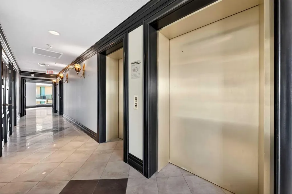 837 2 Avenue SW Calgary AB T2P 0E6
