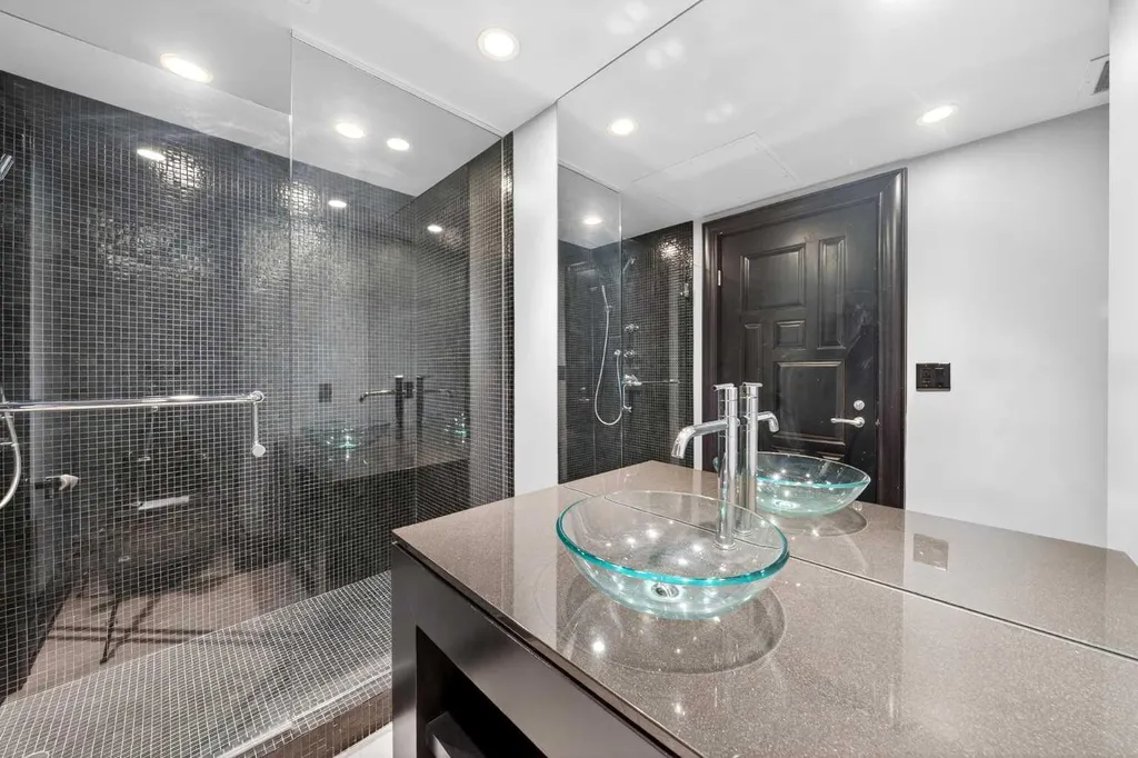 837 2 Avenue SW Calgary AB T2P 0E6