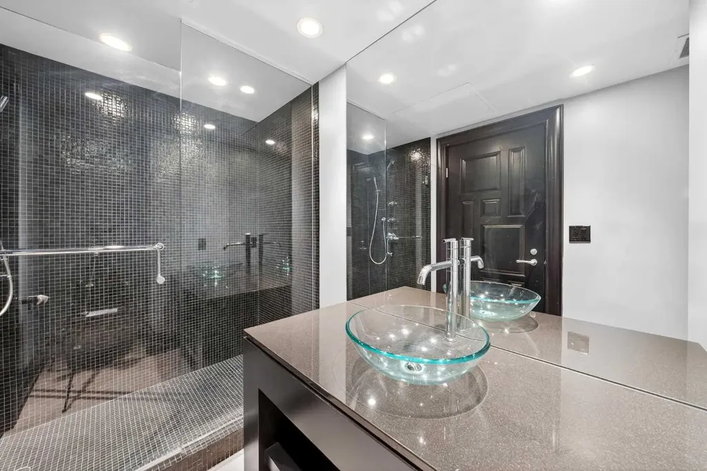837 2 Avenue SW Calgary AB T2P 0E6