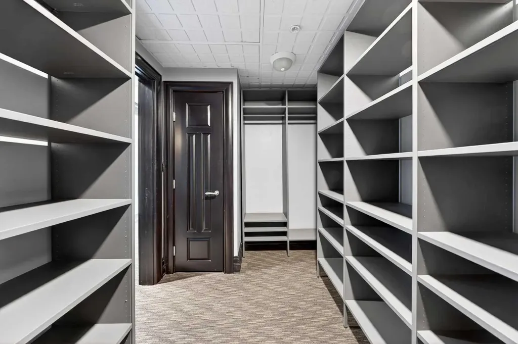 837 2 Avenue SW Calgary AB T2P 0E6