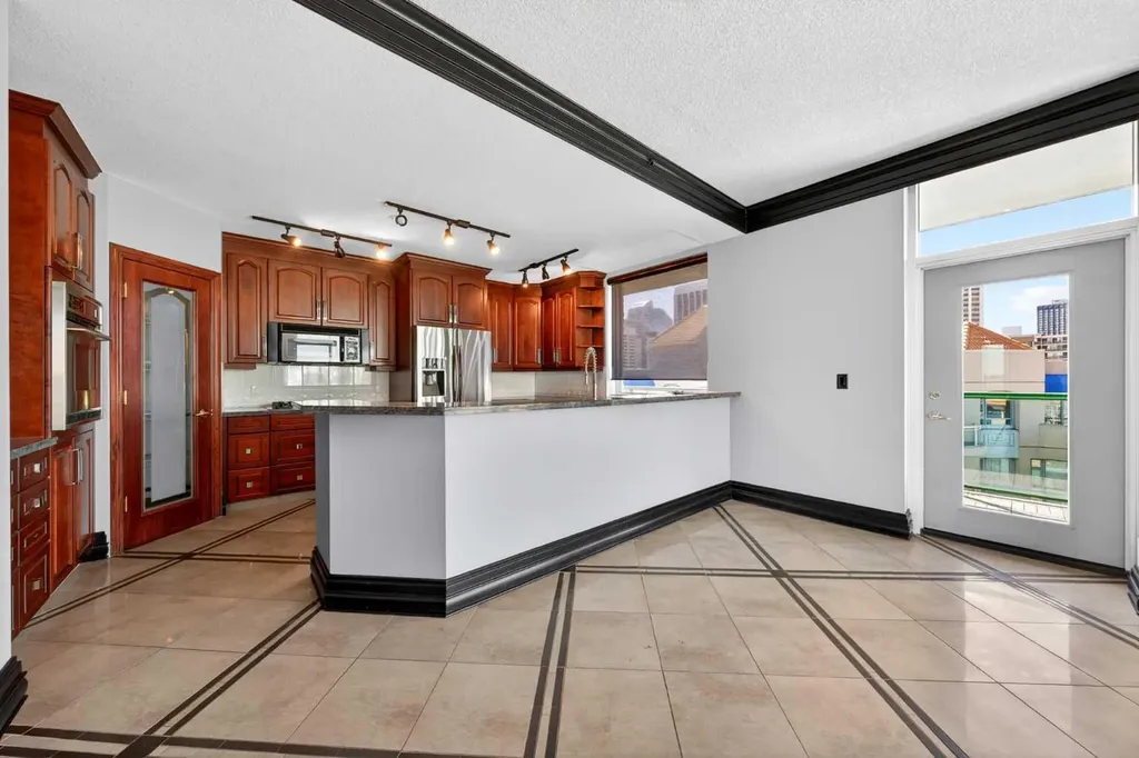837 2 Avenue SW Calgary AB T2P 0E6