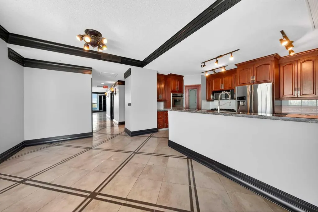837 2 Avenue SW Calgary AB T2P 0E6