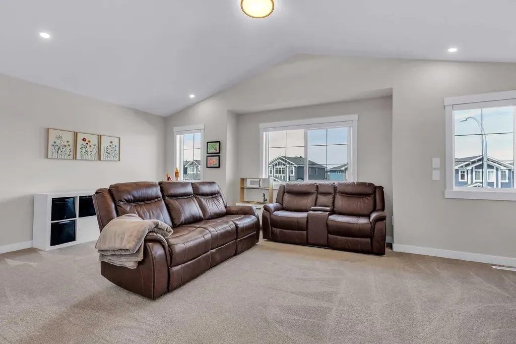 1436 Scarlett Ranch Boulevard Carstairs AB T0M 0N0