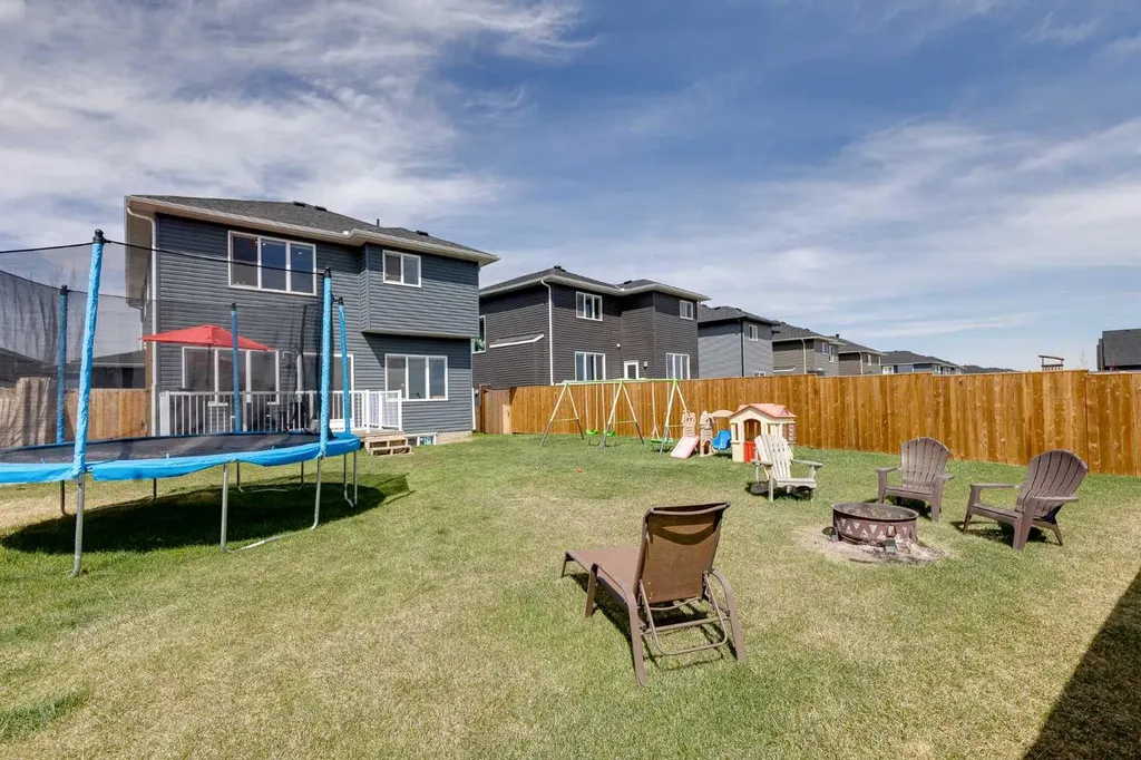 1436 Scarlett Ranch Boulevard Carstairs AB T0M 0N0