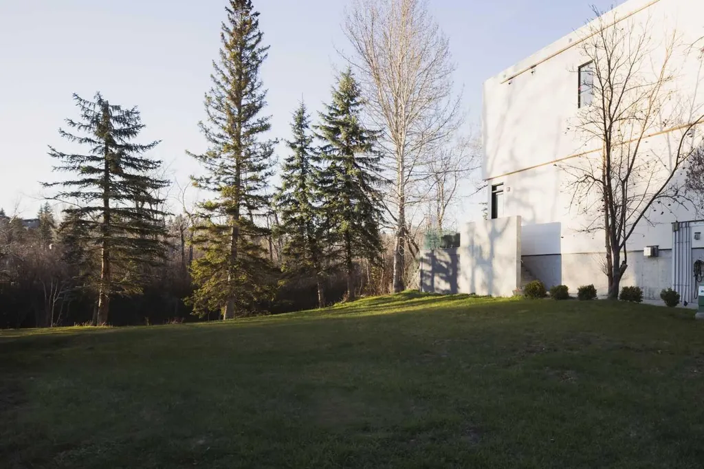 714 Rideau Road SW Calgary AB T2S 0R6