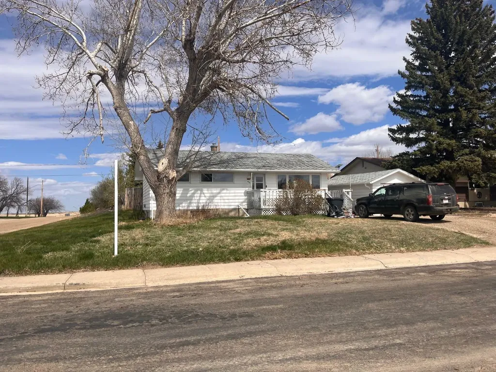 409 6th Avenue Warner AB T0K 2L0