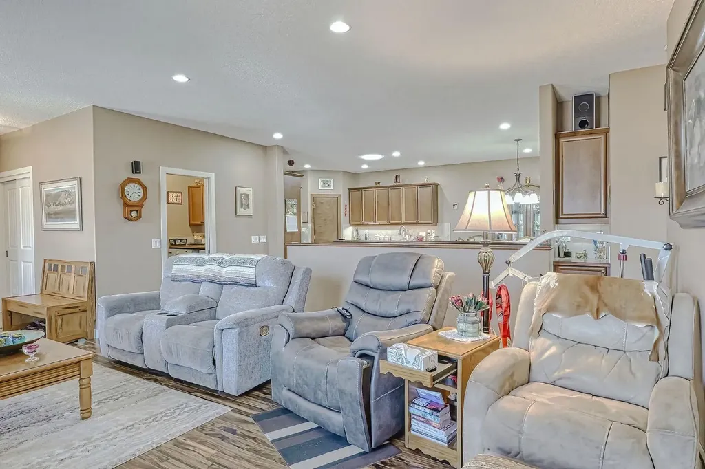 1936 High Park Circle NW High River AB T1V 0C8