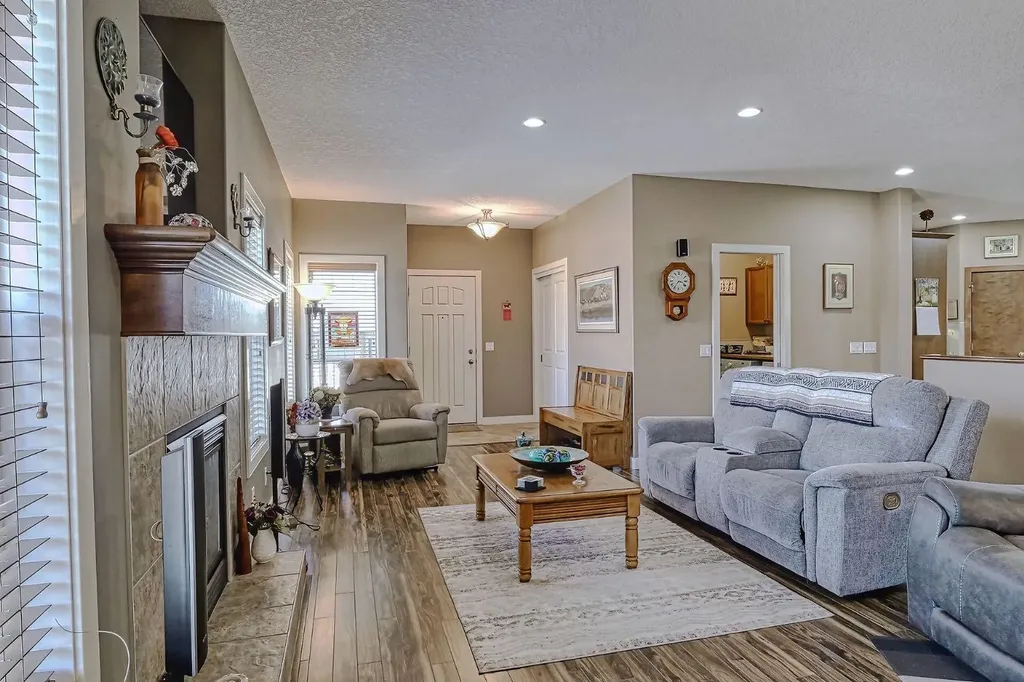 1936 High Park Circle NW High River AB T1V 0C8