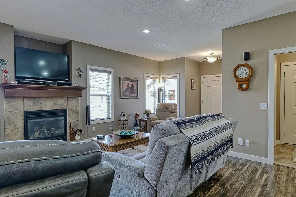 1936 High Park Circle NW High River AB T1V 0C8