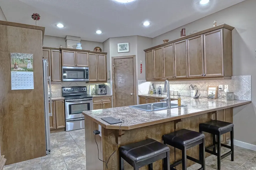 1936 High Park Circle NW High River AB T1V 0C8