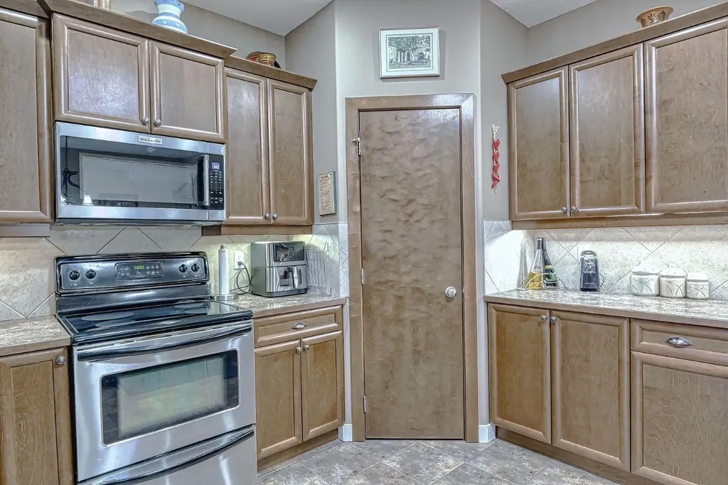 1936 High Park Circle NW High River AB T1V 0C8