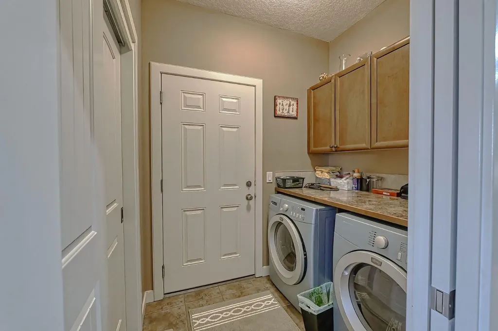 1936 High Park Circle NW High River AB T1V 0C8