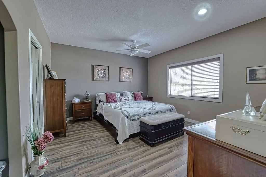 1936 High Park Circle NW High River AB T1V 0C8