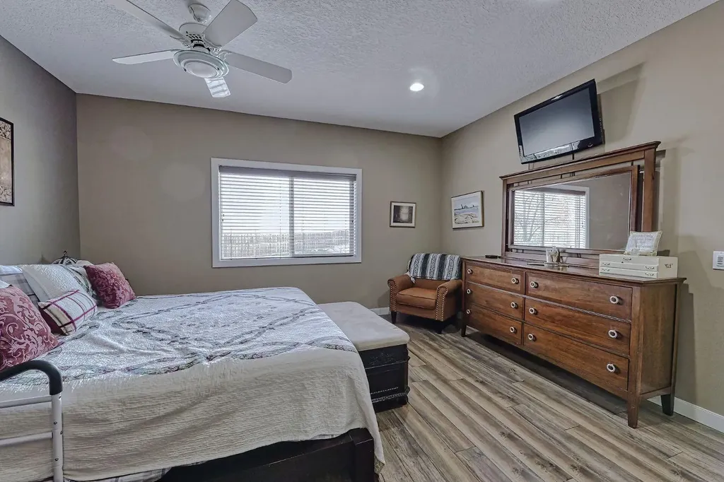 1936 High Park Circle NW High River AB T1V 0C8